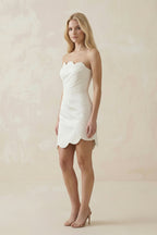 Robe de mariée ivoire courte satinée bustier effet drapé - Harana