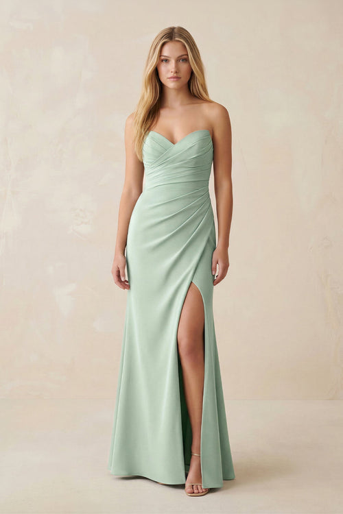 Robe de demoiselle d’honneur vert matcha longue satinée coupe fourreau bustier effet drapé avec fente - Harana