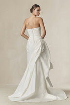 Robe de mariée blanche satinée coupe sirène bustier ornée de volants - Harana