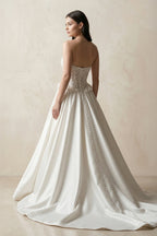 Robe de mariée blanche trapèze en satin bustier sans manches - Harana