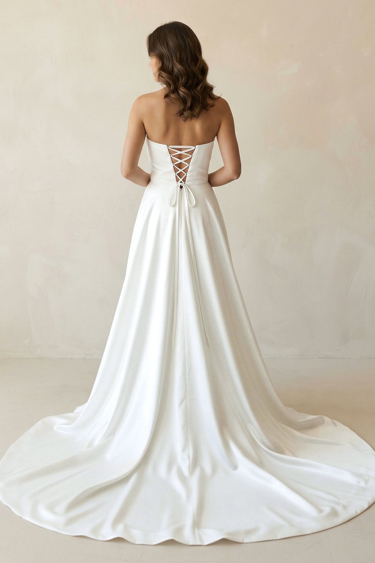 Robe de mariée blanche trapèze en satin bustier sans manches - Harana