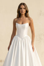 Robe de mariée blanche en satin bustier sans manches - Harana
