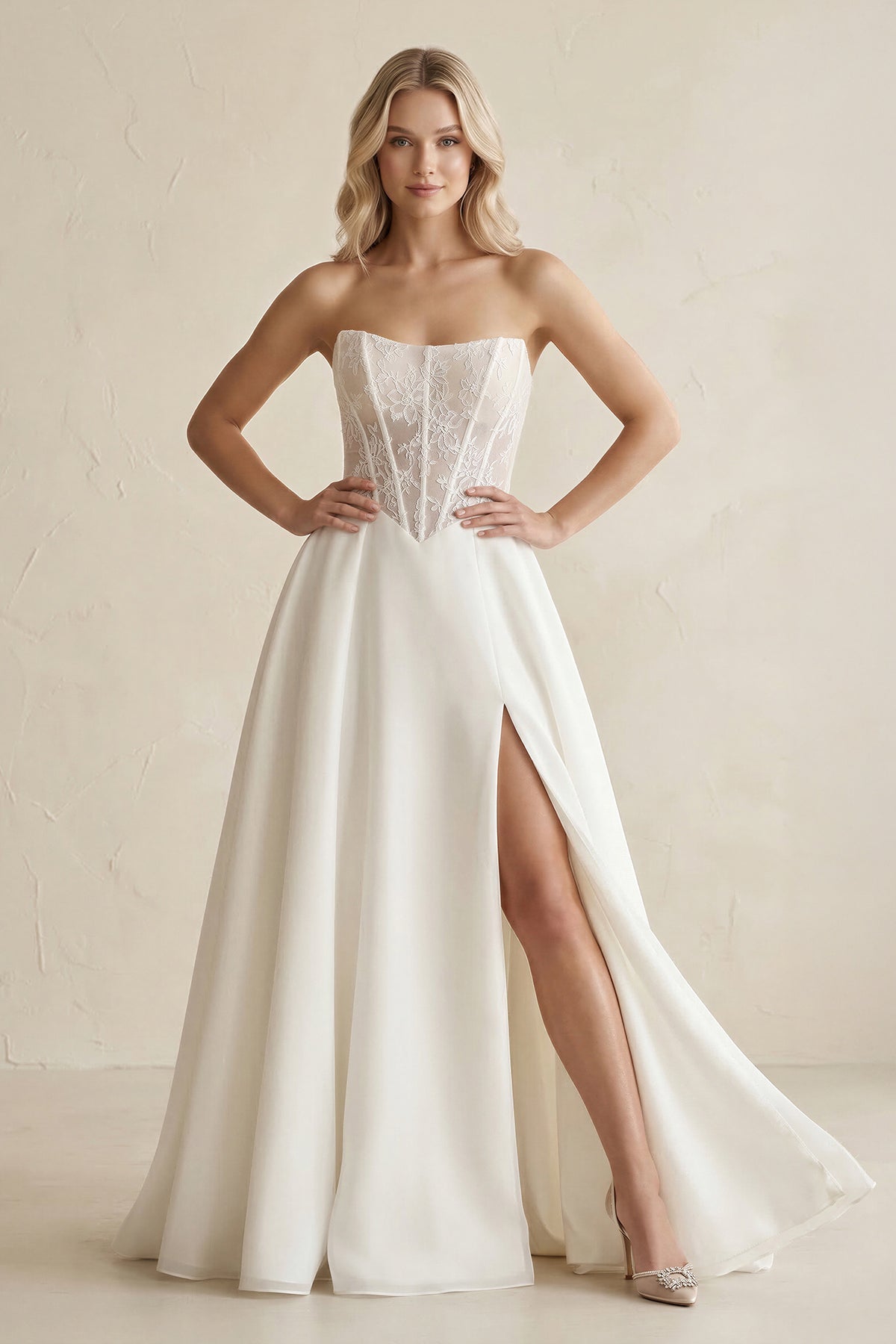 Robe de mariée ivoire trapèze en satin bustier sans manches - Harana