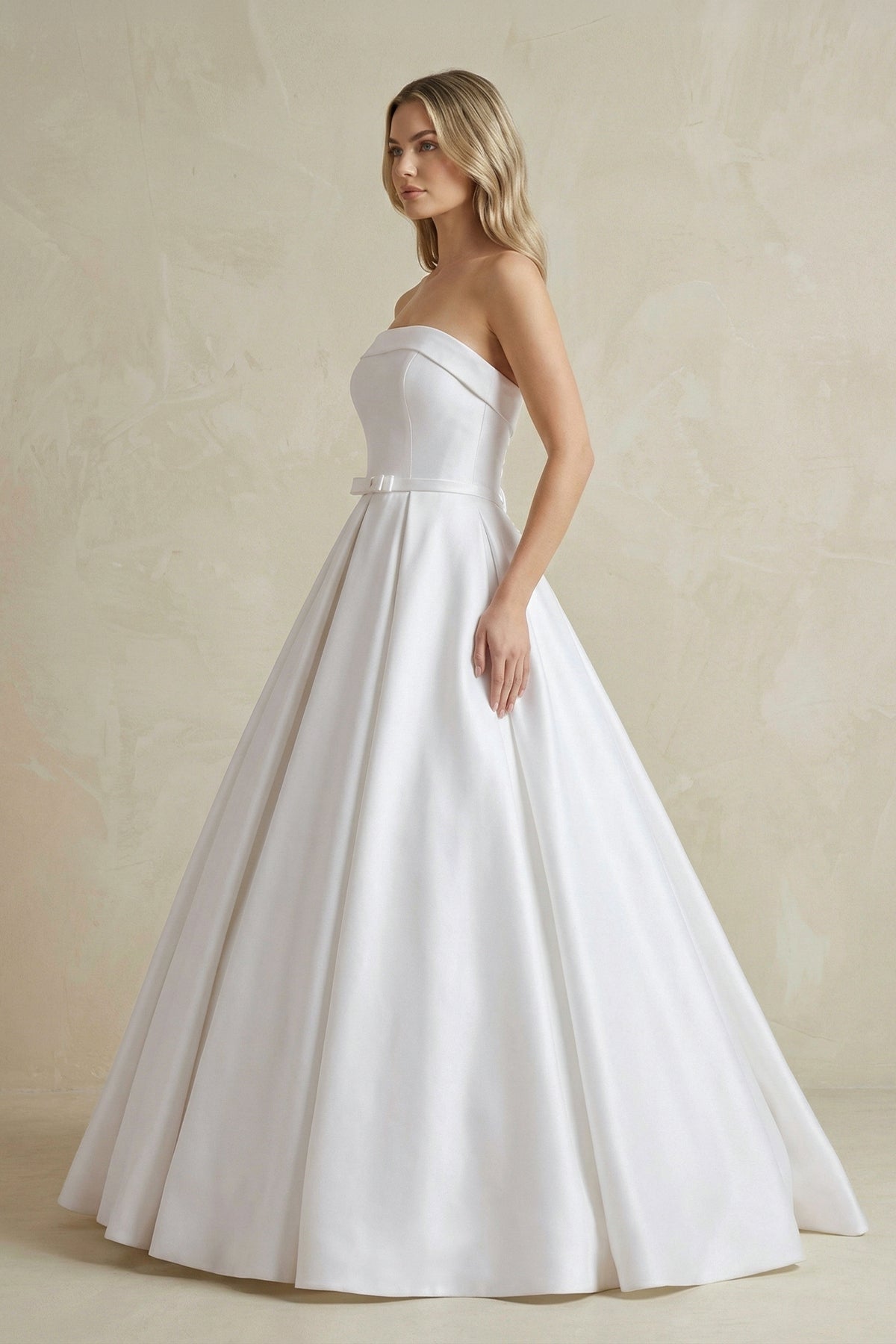 Robe de mariée blanc longue bustier sans manches froncée - Harana
