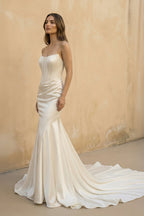 Robe de mariée ivoire satinée coupe sirène bustier avec corset - Harana