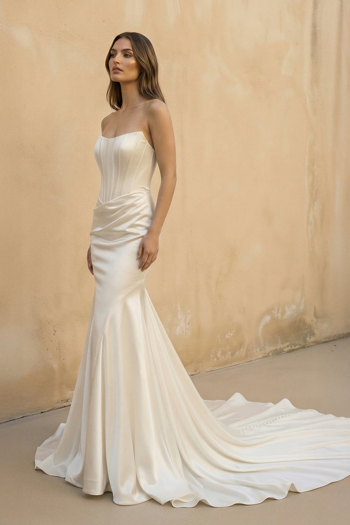 Robe de mariée ivoire satinée coupe sirène bustier avec corset - Harana