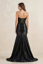 Robe longue noir satinée coupe sirène bustier avec fente - Harana