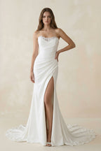 Robe de mariée blanche satinée coupe sirène bustier effet drapé avec fente - Harana