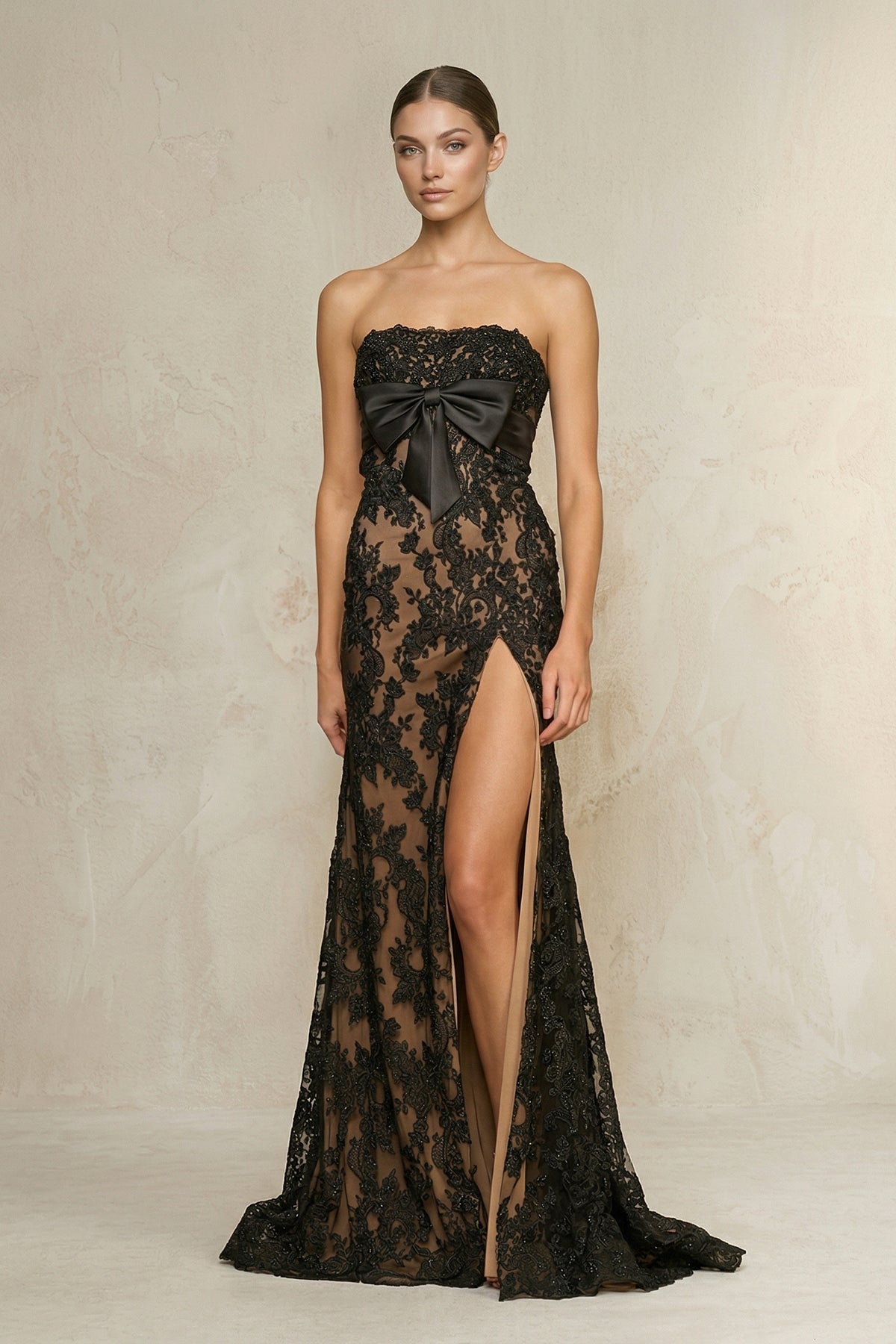 Robe de mariée noire en dentelle coupe fourreau bustier avec fente - Harana