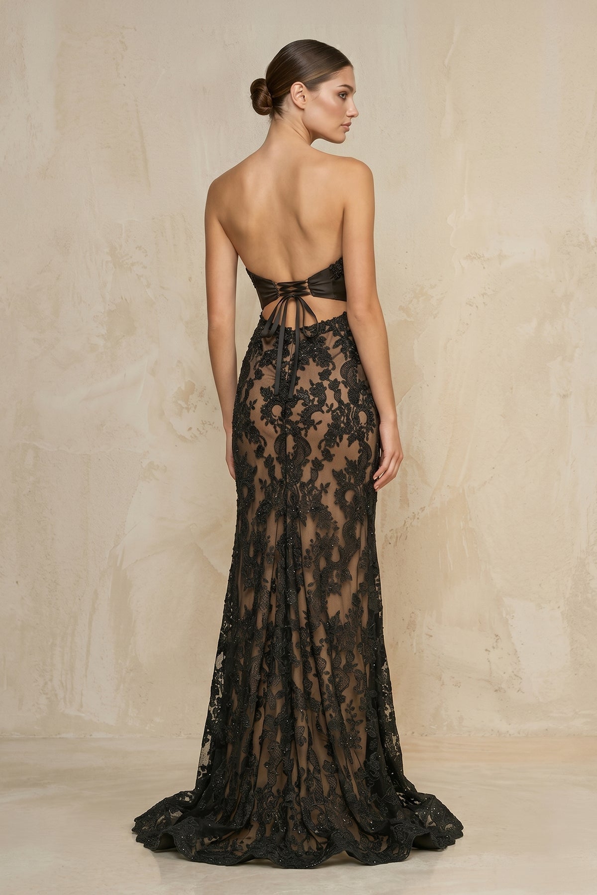 Robe de mariée noire en dentelle coupe fourreau bustier avec fente - Harana