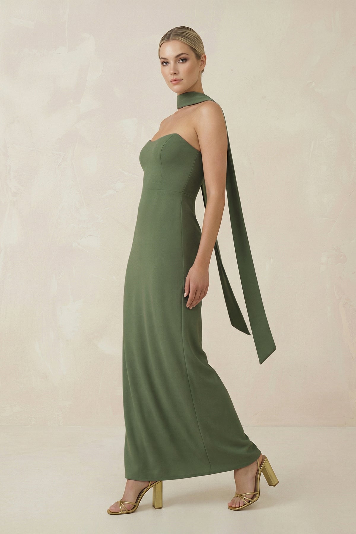 Robe demoiselle d’honneur vert sauge midi bustier sans manches satinée - Harana