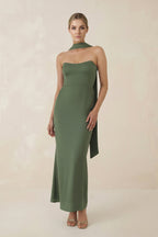 Robe demoiselle d’honneur vert sauge midi bustier sans manches satinée - Harana