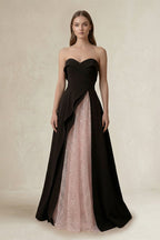 Robe de mariée noire et rose trapèze en satin bustier décolleté cœur - Harana