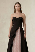 Robe de mariée noire et rose trapèze en satin bustier décolleté cœur - Harana