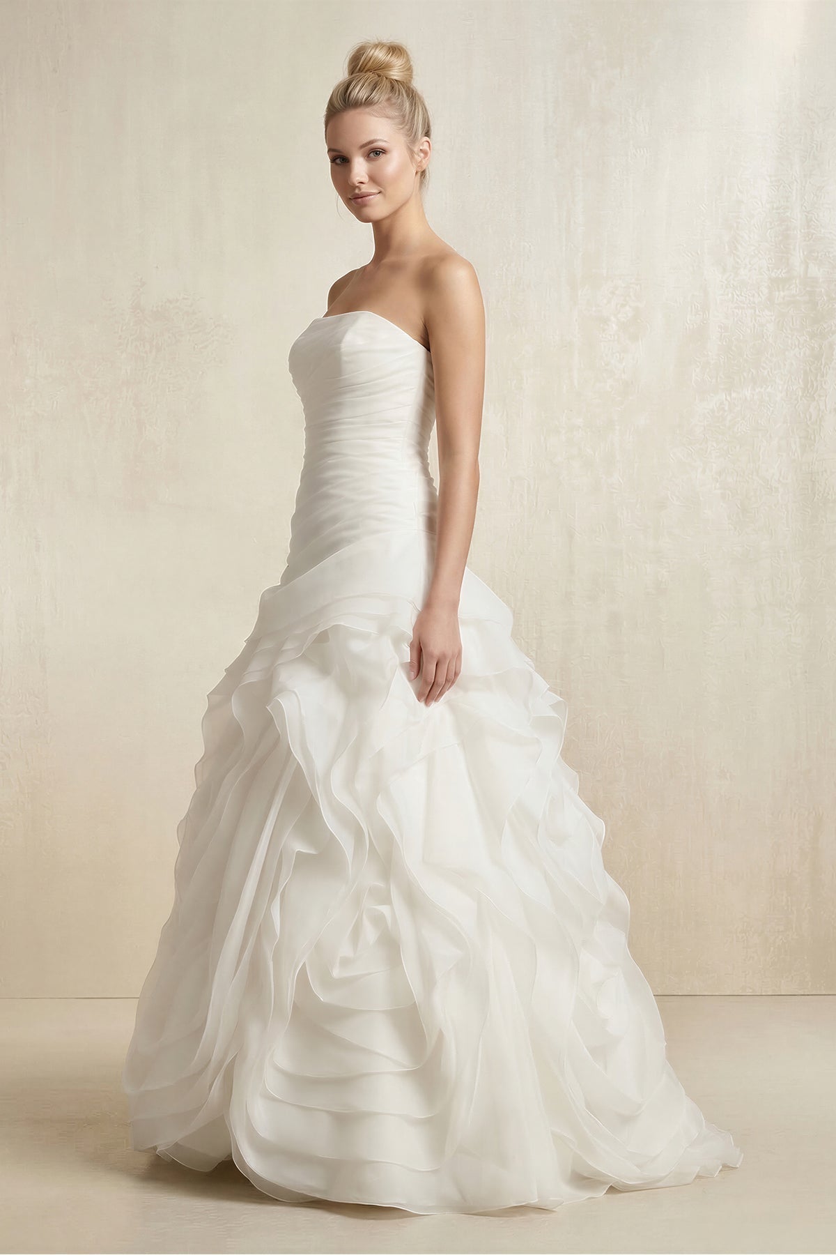 Robe de mariée blanche trapèze en tulle bustier sans manches - Harana