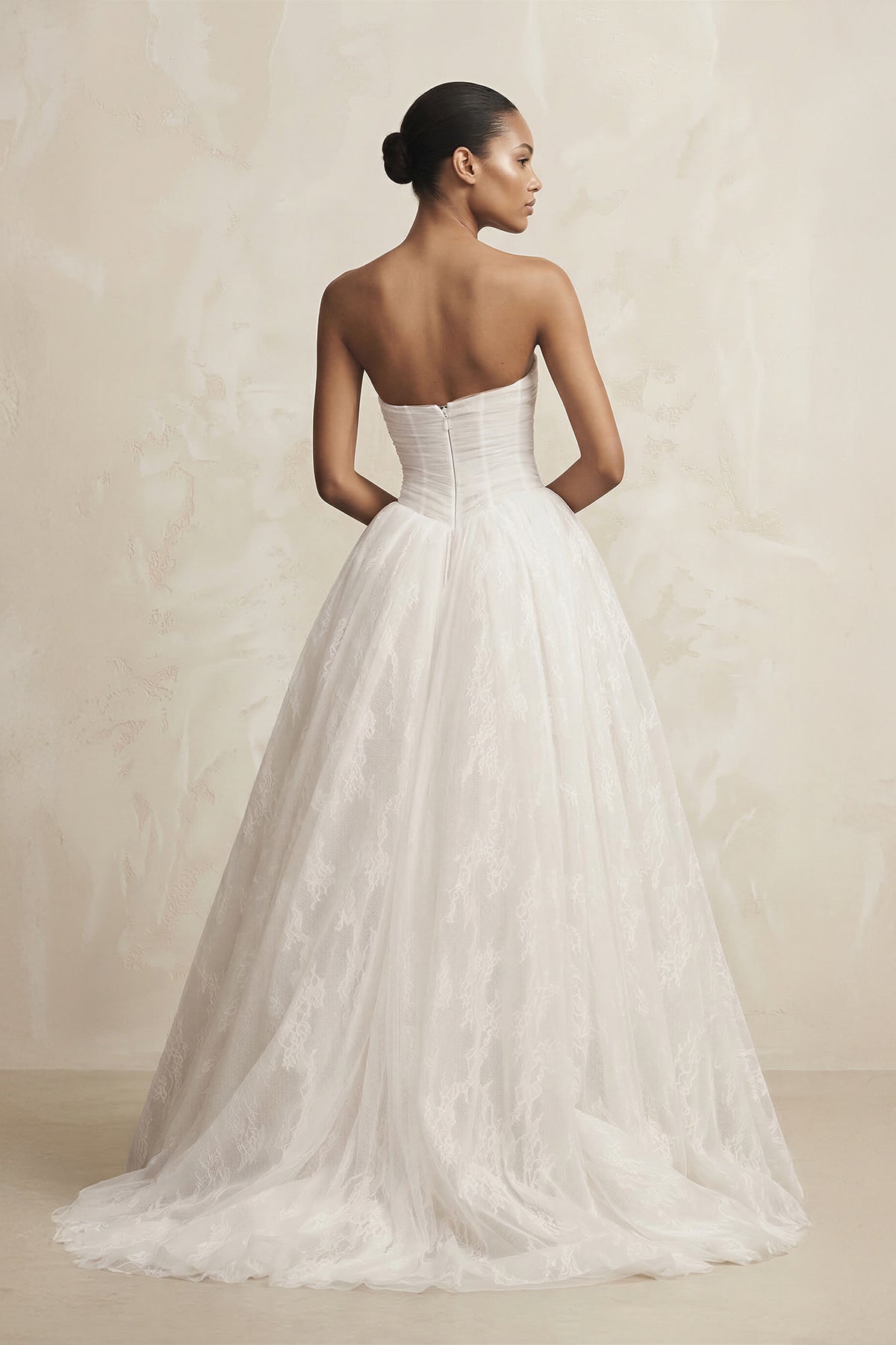 Robe de mariée ivoire princesse en tulle bustier sans manches - Harana