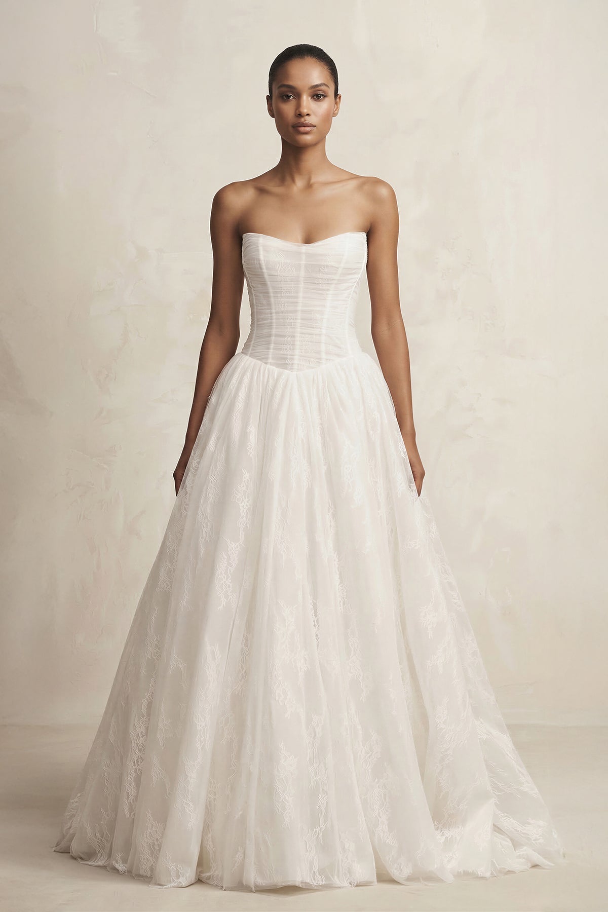 Robe de mariée ivoire princesse en tulle bustier sans manches - Harana