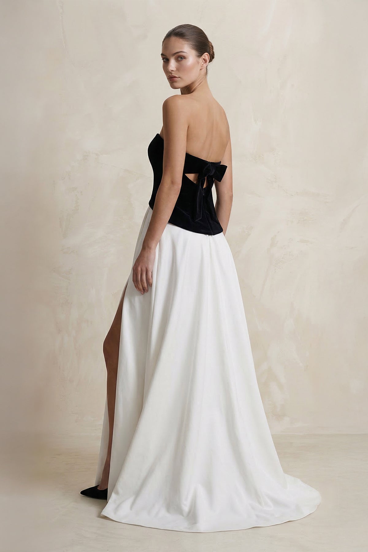 Robe longue black & white en velours bustier avec fente - Harana