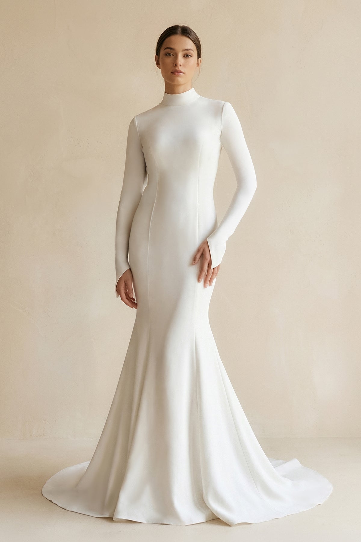 Robe de mariée blanche satinée coupe sirène à col montant - Harana