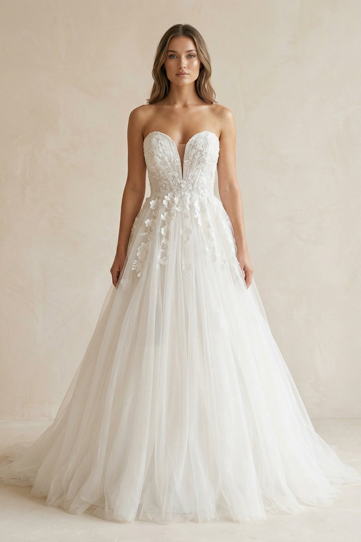 Robe de mariée ivoire trapèze en tulle décolleté cœur sans manches - Harana