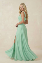 Robe demoiselle d’honneur pale pistachio longue sans manches avec fente effet drapé - Harana