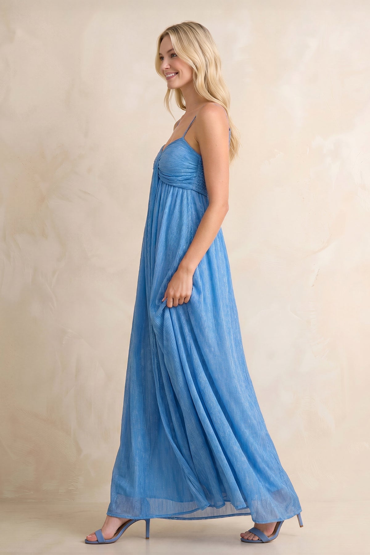 Robe bleu acier longue en mousseline coupe trapèze à décolleté cœur - Harana