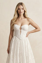 Robe de mariée ivoire trapèze en dentelle décolleté cœur sans manches - Harana