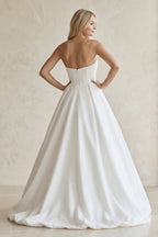 Robe de mariée blanc courte sans manches froncée satinée - Harana