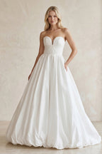 Robe de mariée blanc courte sans manches froncée satinée - Harana