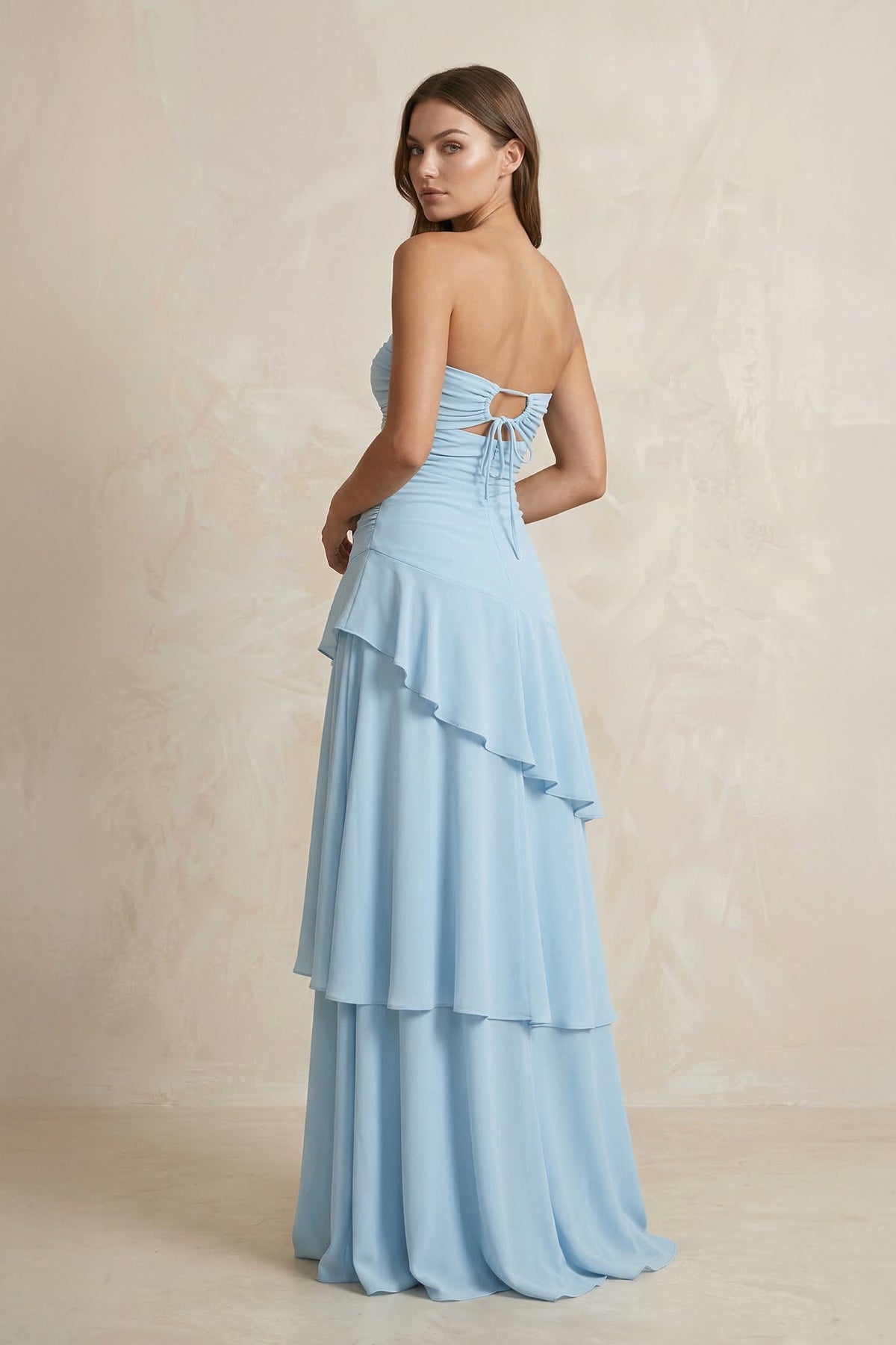 Robe longue bleu ciel en mousseline coupe trapèze décolleté cœur à volants - Harana