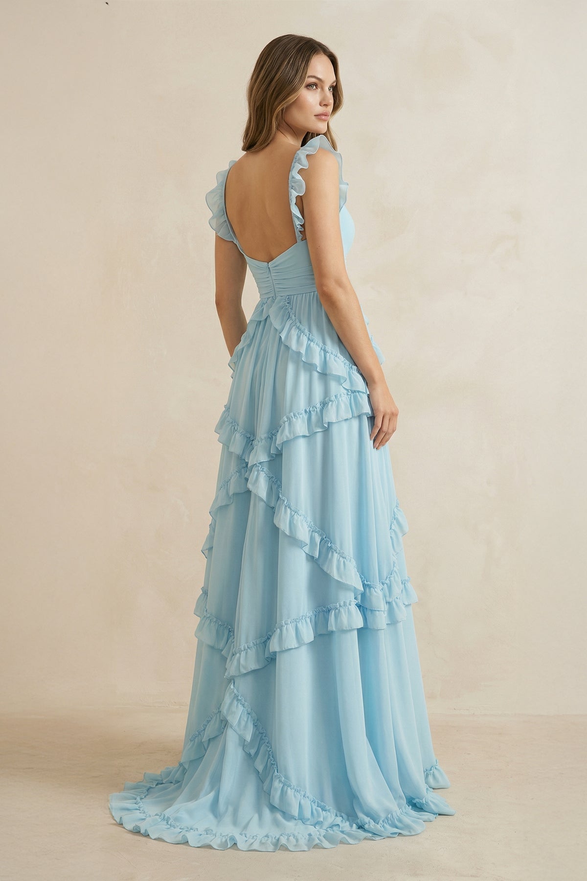 Robe bleu ciel longue coupe trapèze à décolleté cœur ornée de volants - Harana