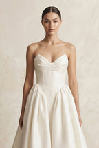 Robe de mariée ivoire courte sans manches à corset satinée - Harana