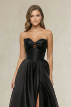 Robe de mariée noire trapèze en satin décolleté cœur sans manches - Harana