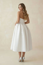 Robe de mariée blanche trapèze en satin décolleté cœur sans manches - Harana