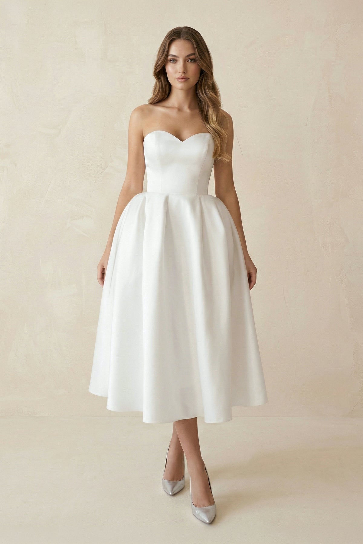 Robe de mariée blanche trapèze en satin décolleté cœur sans manches - Harana