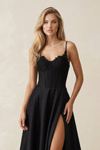 Robe de mariée noire trapèze en satin décolleté cœur sans manches - Harana