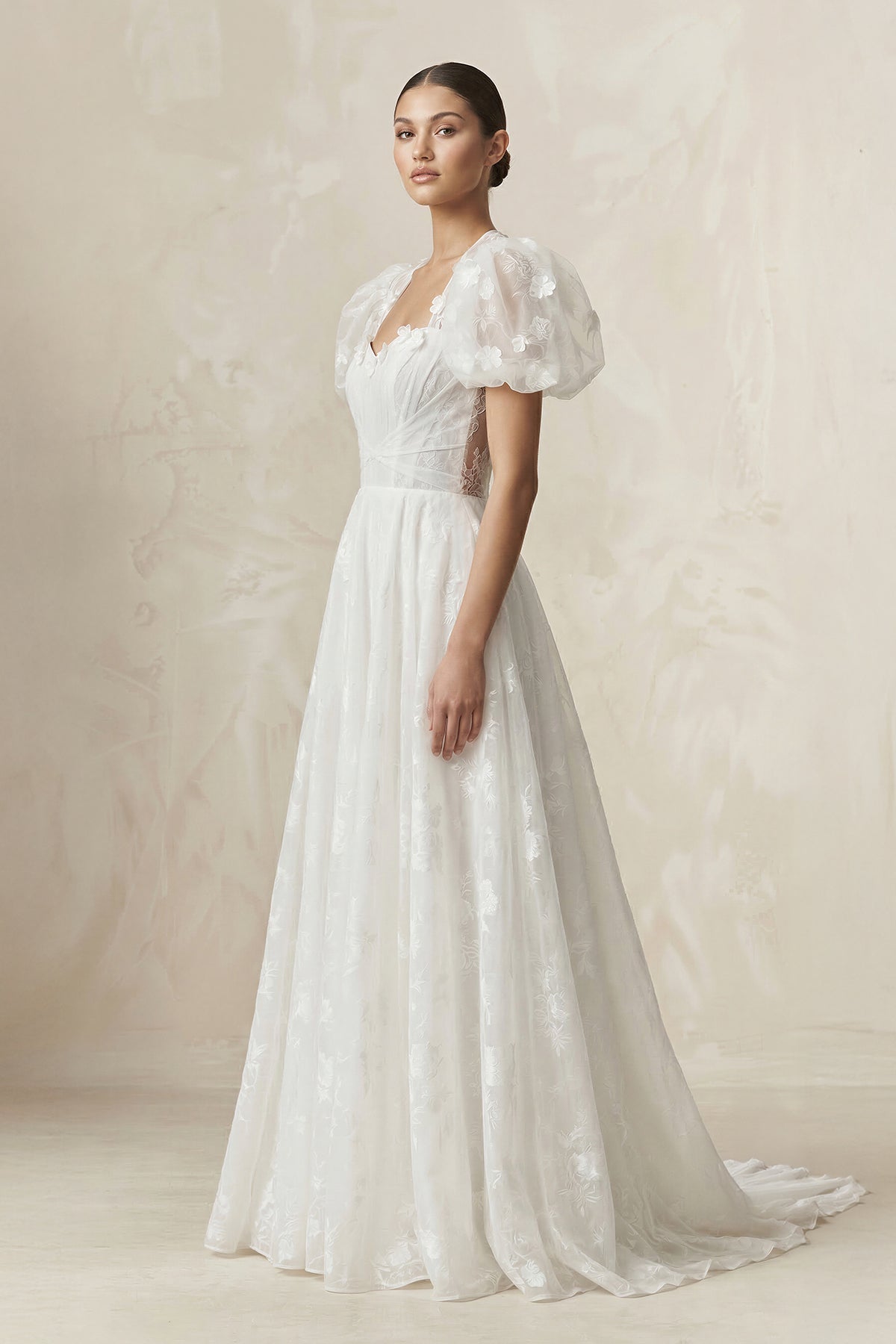 Robe de mariée ivoire trapèze en tulle décolleté cœur à appliqués - Harana