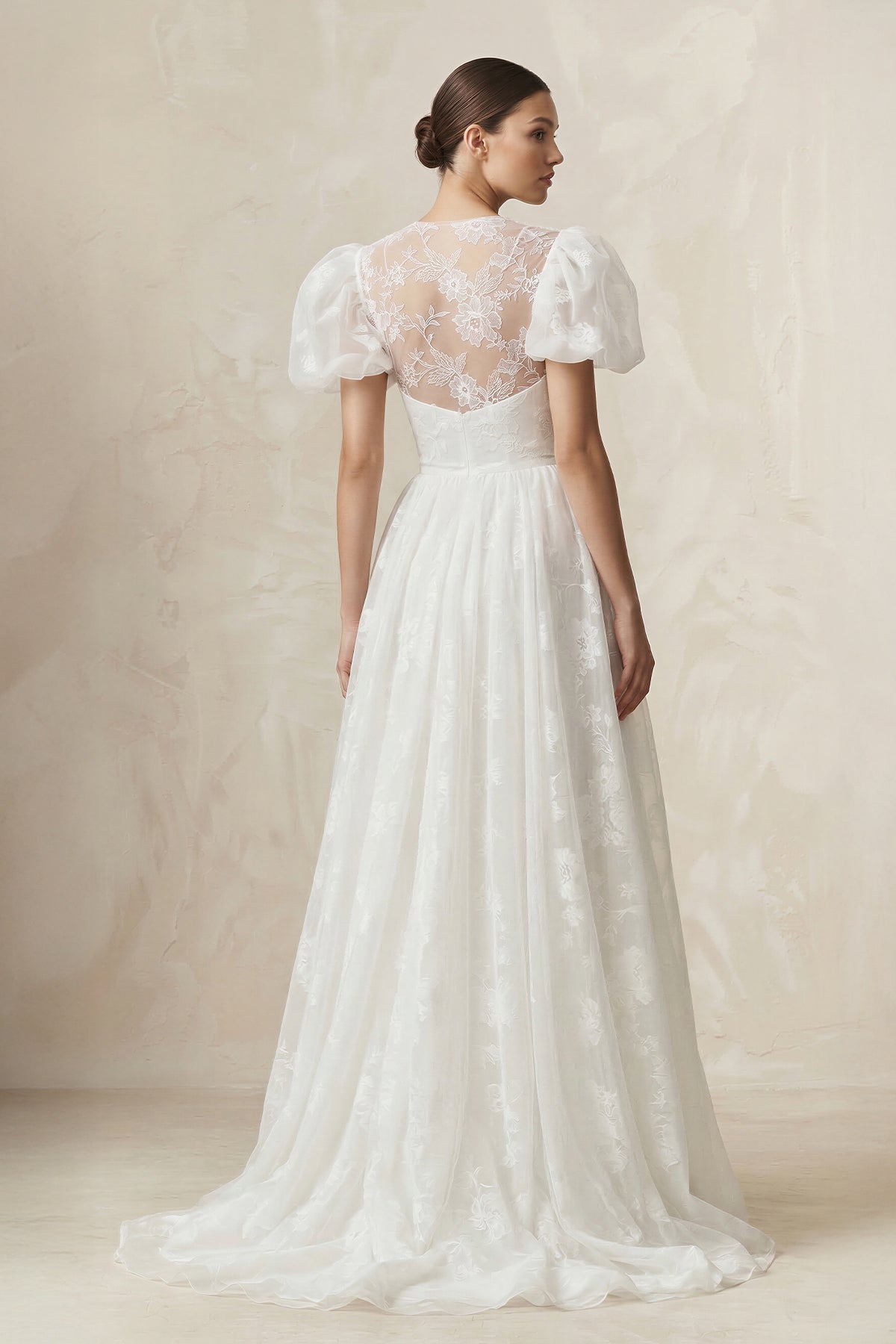 Robe de mariée ivoire trapèze en tulle décolleté cœur à appliqués - Harana