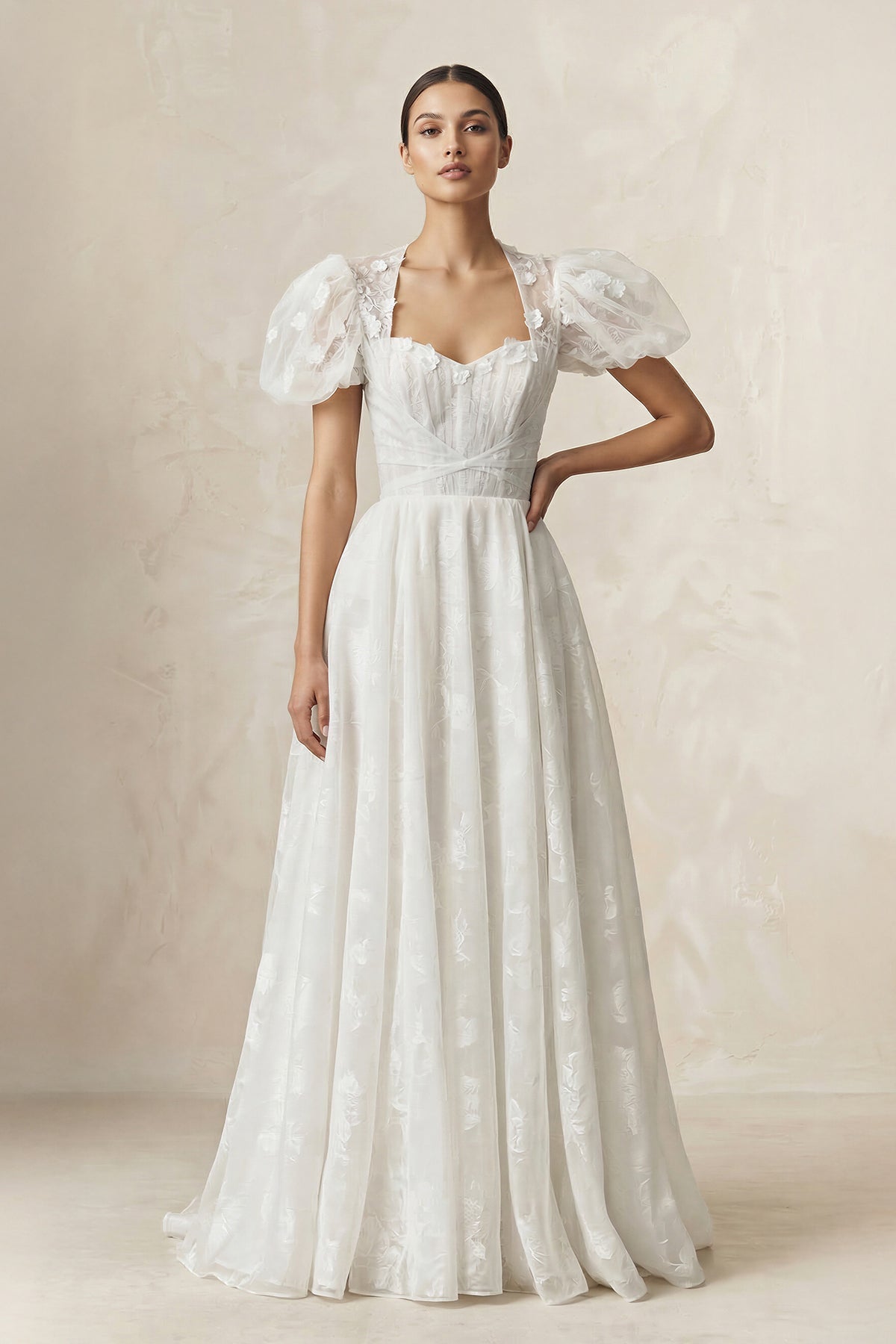 Robe de mariée ivoire trapèze en tulle décolleté cœur à appliqués - Harana