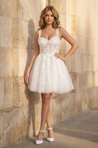 Robe de mariée blanche trapèze en dentelle décolleté cœur sans manches - Harana