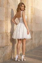 Robe de mariée blanche trapèze en dentelle décolleté cœur sans manches - Harana