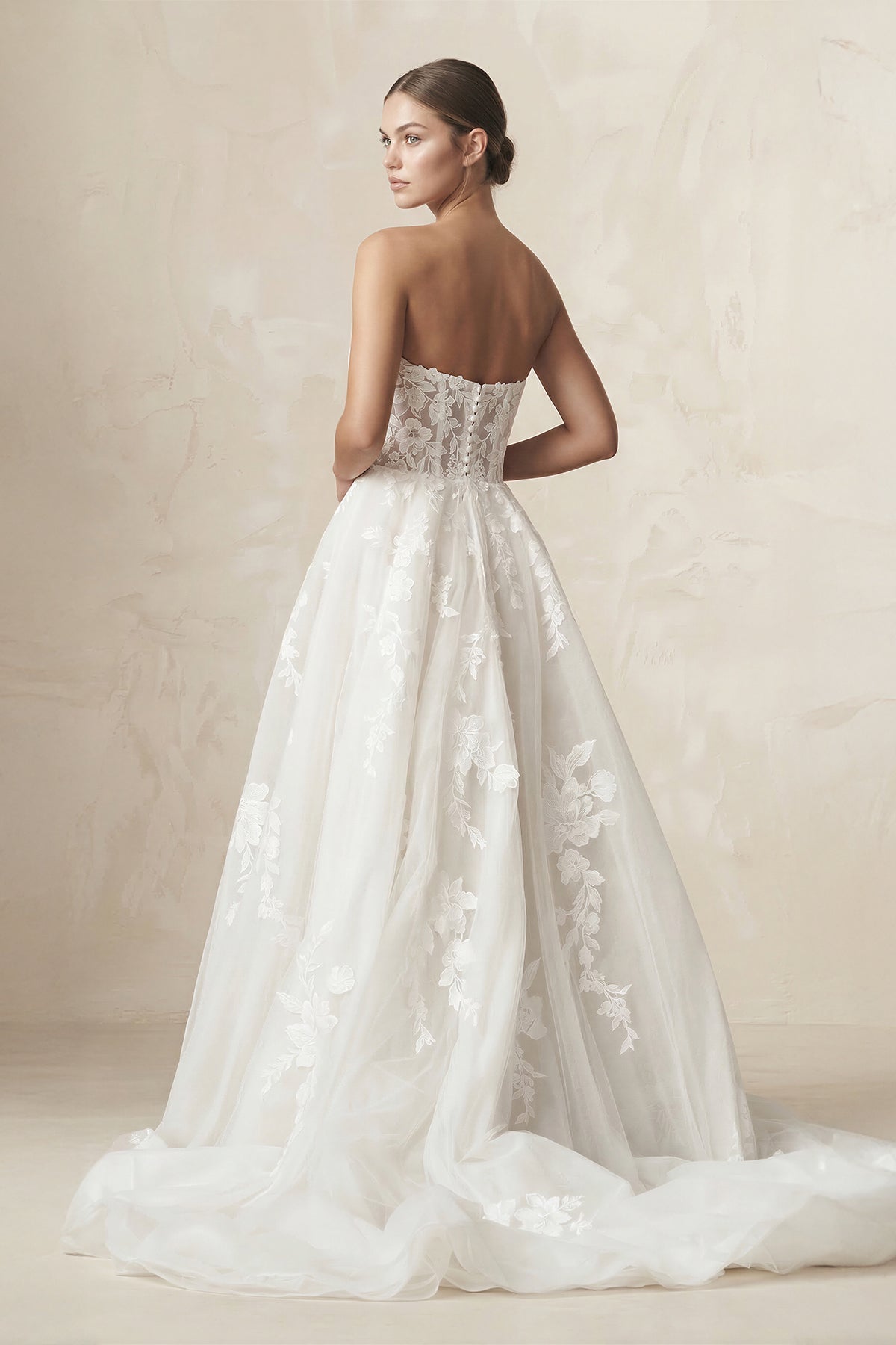 Robe de mariée ivoire courte sans manches à dentelle en tulle - Harana