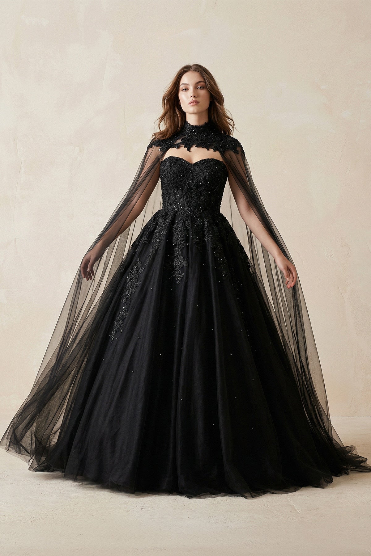 Robe de mariée noir longue sans manches en tulle coupe trapèze - Harana