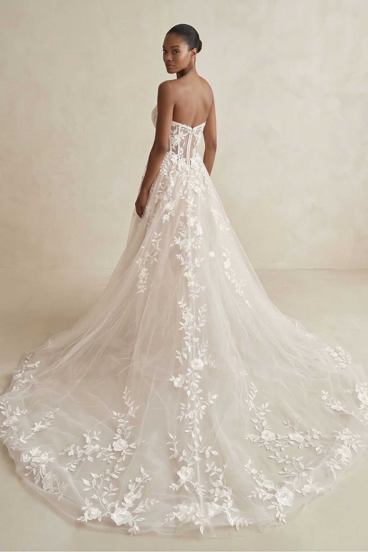 Robe de mariée ivoire courte sans manches à corset en tulle - Harana