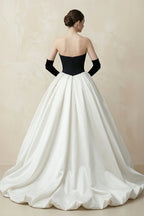 Robe de mariée black & white longue manches longues avec fente satinée - Harana