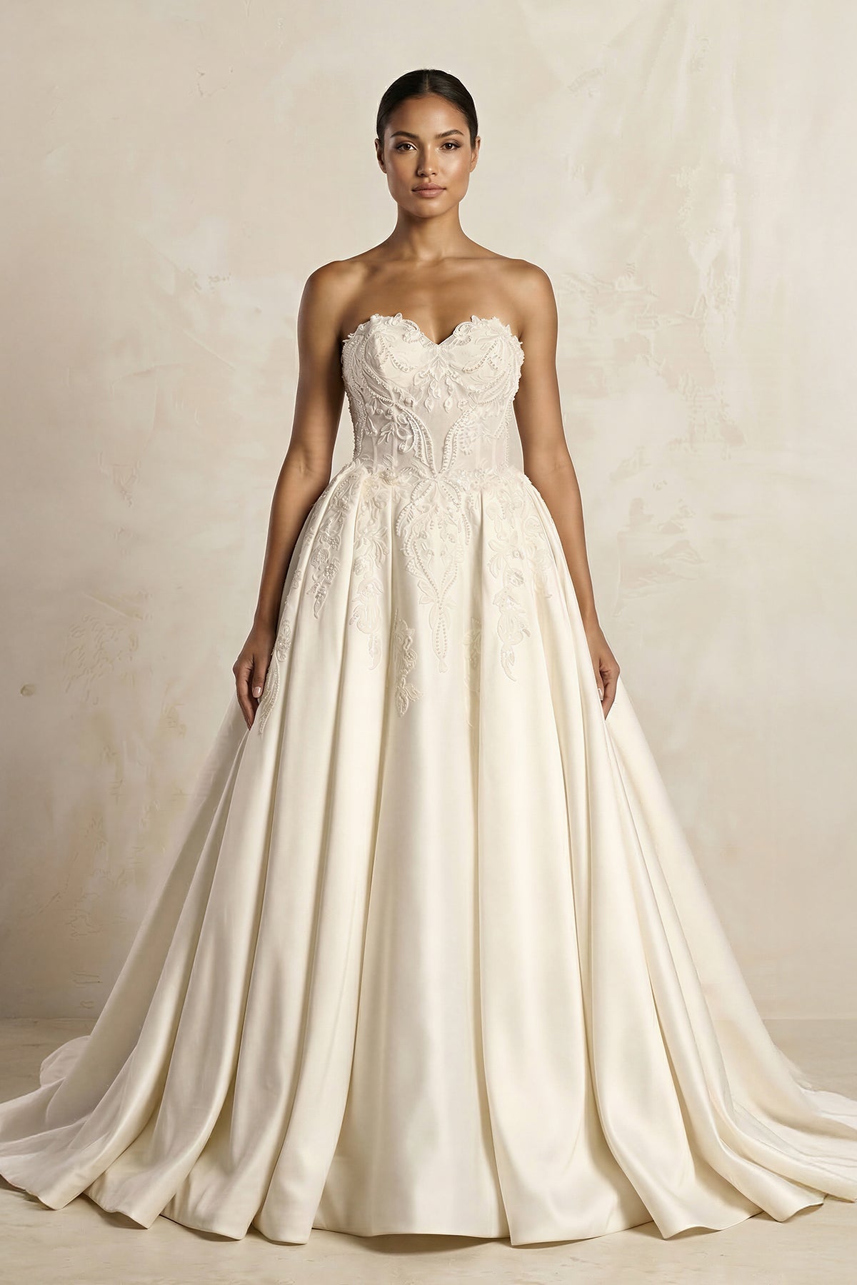 Robe de mariée ivoire longue sans manches satinée coupe trapèze - Harana