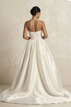 Robe de mariée ivoire longue sans manches satinée coupe trapèze - Harana