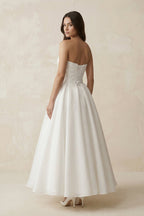 Robe de mariée blanche trapèze en mousseline décolleté cœur sans manches - Harana