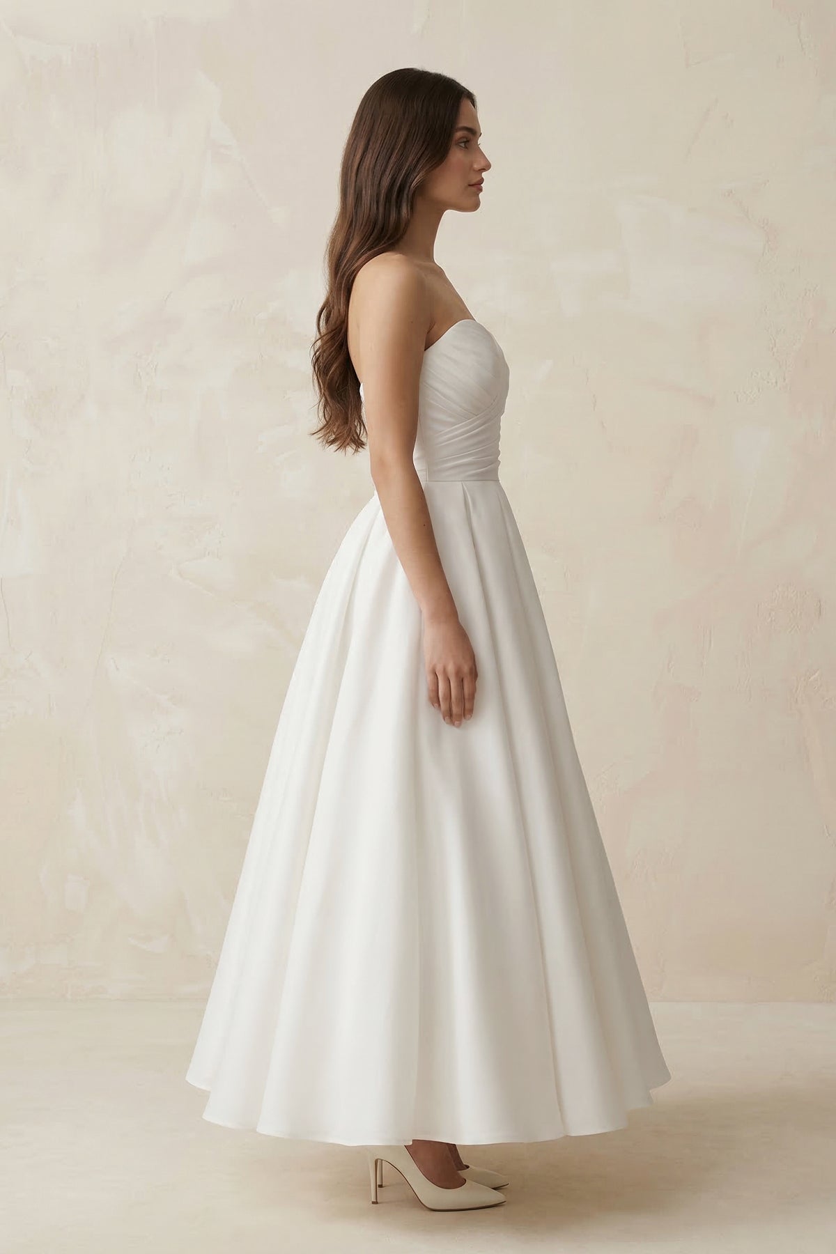 Robe de mariée blanche trapèze en mousseline décolleté cœur sans manches - Harana