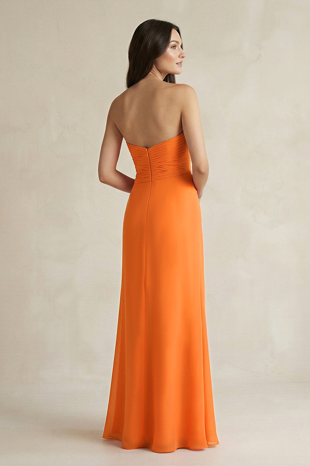 Robe longue orange en mousseline plissée - Harana